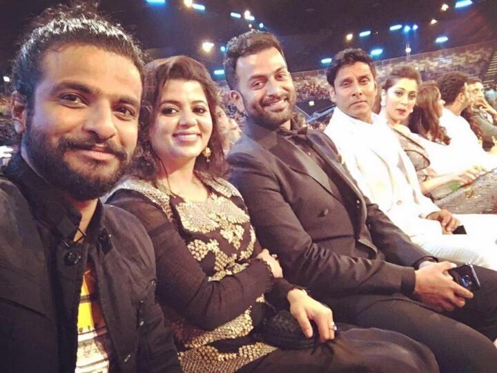South Indian Actor Chiyaan Vikram at SIIMA 2016. Chiyaan Vikram at SIIMA,Chiyaan Vikram at SIIMA 2016,Vikram at SIIMA 2016,Vikram at SIIMA,Vikram,Chiyaan Vikram,Vikram pics,Vikram images,Vikram photos,Vikram stills,Vikram pictures