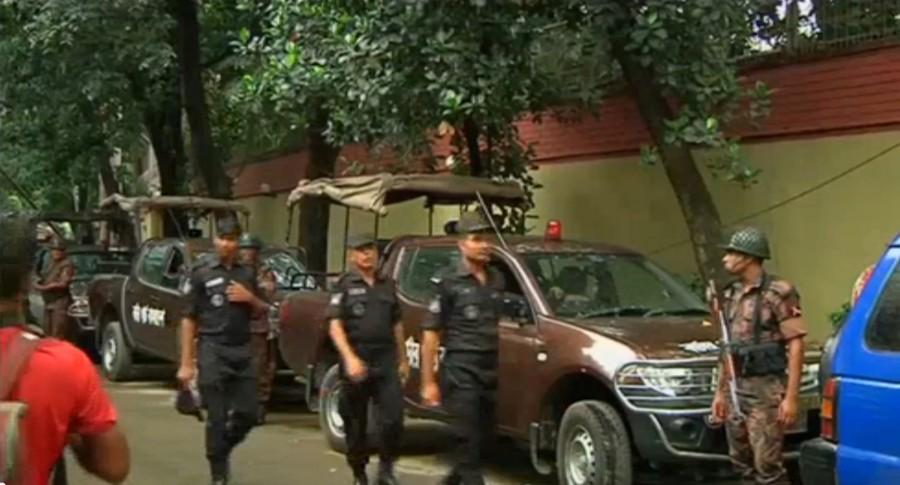 A number of gunmen, said to be five to six, attacked a restaurant in the diplomatic quarter of the Bangladeshi capital late Friday and may have taken hostages, according to police and witness reports. Dhaka,Dhaka attack,Gunmen take some 20 hostages,20 hostages,20 hostages in Dhaka,Dhaka's diplomatic quarter,Bangladeshi capital