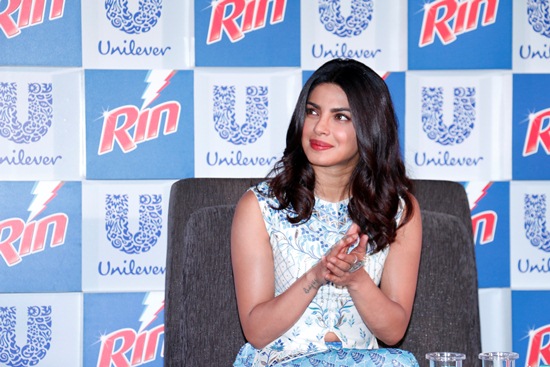 Stunning actress Priyanka Chopra saluted the courage and shine of crores of Indian women at an event organised by RIN. Priyanka Chopra,RIN - Jai Gangaajal Anthem,Jai Gangaajal Anthem,Stunning actress Priyanka Chopra,Priyanka Chopra latest pics,Priyanka Chopra latest images,Priyanka Chopra latest photos,Priyanka Chopra latest stills,Priyanka Chopra latest pictures