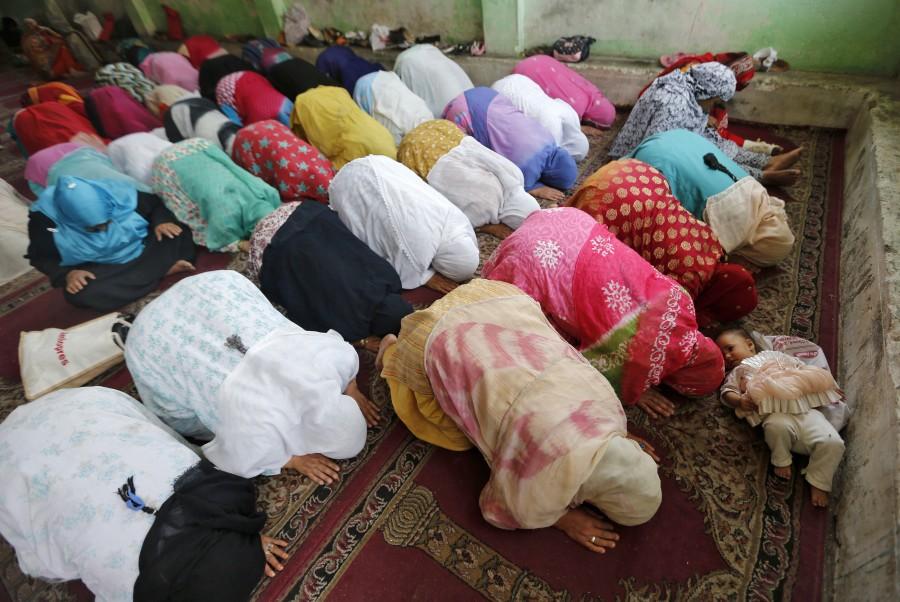 Muslims mark the holy month of Ramadan with fasting. Ramadan,Ramadan fasting,Ramadan festival,holy month,Muslims,Muslims festival,Ramadan celebration,Ramadan pics,Ramadan 2016,Ramadan images,Ramadan stills,Ramadan pictures