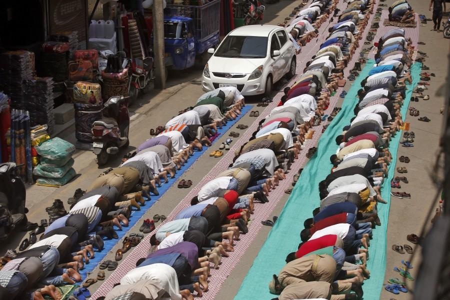 Muslims mark the holy month of Ramadan with fasting. Ramadan,Ramadan fasting,Ramadan festival,holy month,Muslims,Muslims festival,Ramadan celebration,Ramadan pics,Ramadan 2016,Ramadan images,Ramadan stills,Ramadan pictures