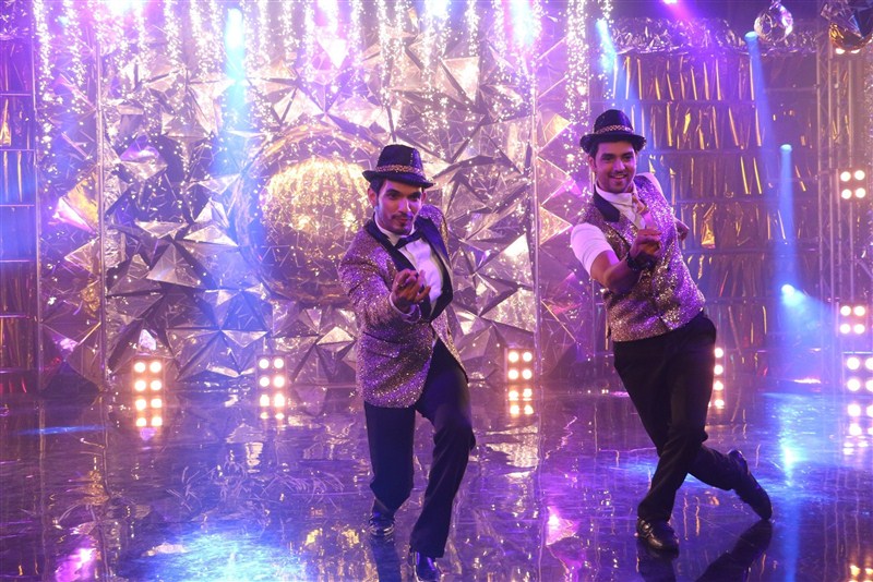 Here are the celebrity contestants who will be part of the upcoming season of Jhalak Dikhhla Jaa. The pictures are from the promo shoot that was recently shot with the contestants, giving a glimpse of what can be expected in Jhalak Dikhhla Jaa season 9. Jhalak Dikhhla Jaa 2016,Jhalak Dikhhla Jaa,Jhalak Dikhhla Jaa 2016 Contestants,Jhalak Dikhhla Jaa Contestants,Comedian Gaurav Gera,Arjun Bijlani,Surveen Chawla,Karishma Tanna,Swara,Helly Shah,Shakti Arora,Poonam Shah,Harpal Singh Sokhi