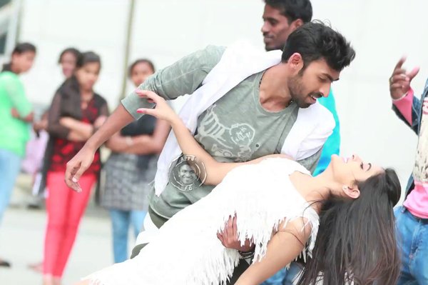 Run Anthony is an upcoming Kannada movie written and directed by Raghu Shastri. Starring Vinay Rajkumar and Rukhsar Mir in the lead role. Run Anthony,Run Anthony review,Vinay Rajkumar,Rukhsar Mir,Run Anthony movie stills,Run Anthony movie pics,Run Anthony movie images,Run Anthony movie photos,Run Anthony movie pictures
