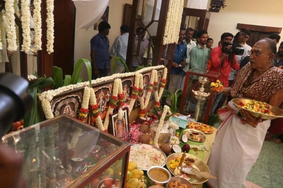 First Artist Production and Neruppuda Movie Launch event held at Chennai. Celebs like Vikram Prabhu, Sivakarthikeyan, KS Ravikumar, Kalaipuli S Thanu, RD Rajasekhar, MS Baskar, M Prabhakaran, Sean Roldan, Dhilip Subbarayan, Thiyagu, Rajendran, Ponvannan, Madhusudhan Rao, Naren, Radha Ravi, Nagineedu, AVM Saravanan, Lissy and others graced the event. Neruppu Da,Neruppu Da movie launch,Vikram Prabhu,Sivakarthikeyan,KS Ravikumar,Kalaipuli S Thanu,RD Rajasekhar,Neruppu Da movie launch pics,Neruppu Da movie launch images,Neruppu Da movie launch photos,Neruppu Da movie launch stills,Neruppu Da movie launch