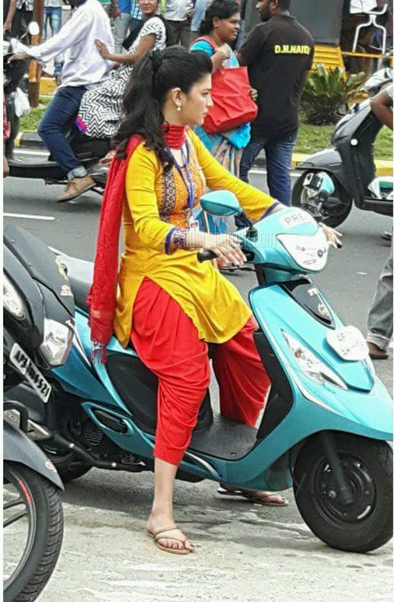 Suriya, Shruti Haasan's Singam 3 working stills. Singam 3,Suriya,Shruti Haasan,Suriya and Shruti Haasan,Singam 3 working stills,Singam 3 working pics,Singam 3 working images,Singam 3 working photos,Singam 3 working pictures