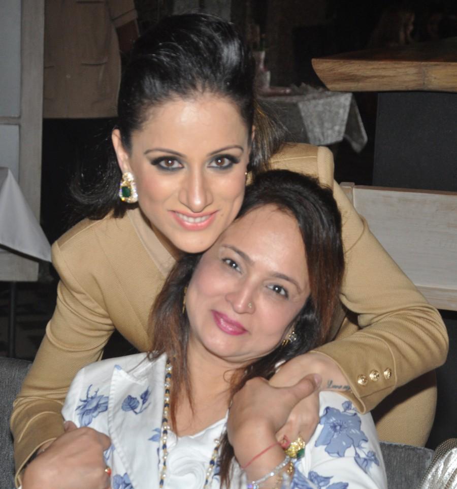 Artist-muralist Rouble Nagi celebrated her birthday with a few of her dear friends over lunch at Korner House in Bandra. Celebs like Neelam Kothari, Madhoo Shah, Krishika Lulla graced the event. Rouble Nagi,Rouble Nagi birthday party,Neelam Kothari,Madhoo Shah,Krishika Lulla,Rouble Nagi birthday,Rouble Nagi birthday celebrations,Rouble Nagi birthday celebrations pics,Rouble Nagi birthday celebrations images,Rouble Nagi birthday celebrations photo