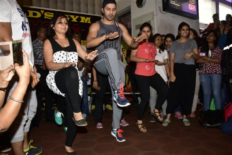 John Abraham and Varun Dhawan, both known for their fitness and physique rather had a fun interaction with the Ladies from the media world. John Abraham,Varun Dhawan,John Abraham and Varun Dhawan,Dishoom promotions,Dishoom movie promotions,John and Varun,bollywood movie Dishoom,Dishoom promotion pics,Dishoom promotion images,Dishoom promotion photos,Dishoom promotion stills,Dishoom promotion
