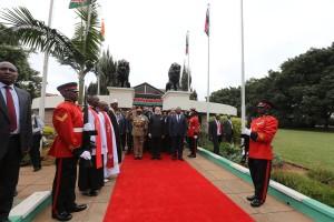 Narendra Modi,first President of Kenya,Modi pays homage to first President of Kenya,Jomo Kenyatta,President of Kenya,mausoleum