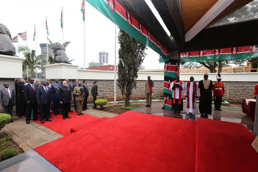 Prime Minister Narendra Modi on Monday paid homage to the first President of Kenya, Jomo Kenyatta, by laying a wreath at his mausoleum. Narendra Modi,first President of Kenya,Modi pays homage to first President of Kenya,Jomo Kenyatta,President of Kenya,mausoleum