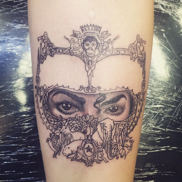 Paris Jackson, daughter of Michael Jackson, has got another tattoo as tribute to her late father. Paris Jackson,Michael Jackson,Michael Jackson daughter Michael Jackson,Paris Jackson's new tattoo,Paris Jackson tattoo,Michael Jackson tattoo