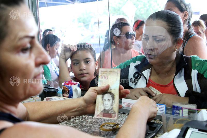Tens of thousands of Venezuelans cross into Colombia during a temporary opening of the border to allow people to buy much-needed food and medicine. Venezuelans,Colombia,Venezuelans stock up in Colombia,border,much-needed food,medicine