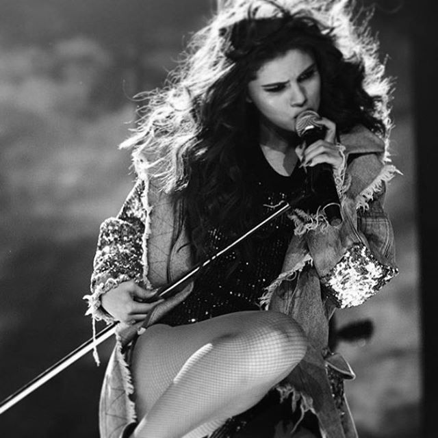 Singer Selena Gomez has reportedly broken the record for the most liked Instagram post ever, attracting 4 million likes for a photograph of herself sipping Coca-Cola. Selena Gomez,singer Selena Gomez,Selena Gomez latest pictures,Selena Gomez latest pics,Selena Gomez latest images,Selena Gomez latest photos,Selena Gomez latest stills,Selena Gomez pics,Selena Gomez images,Selena Gomez photos,Selena Gomez stills,Selena Go