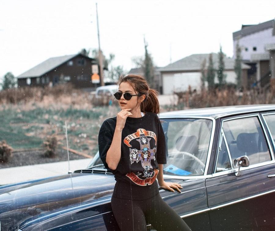 Singer Selena Gomez has reportedly broken the record for the most liked Instagram post ever, attracting 4 million likes for a photograph of herself sipping Coca-Cola. Selena Gomez,singer Selena Gomez,Selena Gomez latest pictures,Selena Gomez latest pics,Selena Gomez latest images,Selena Gomez latest photos,Selena Gomez latest stills,Selena Gomez pics,Selena Gomez images,Selena Gomez photos,Selena Gomez stills,Selena Go