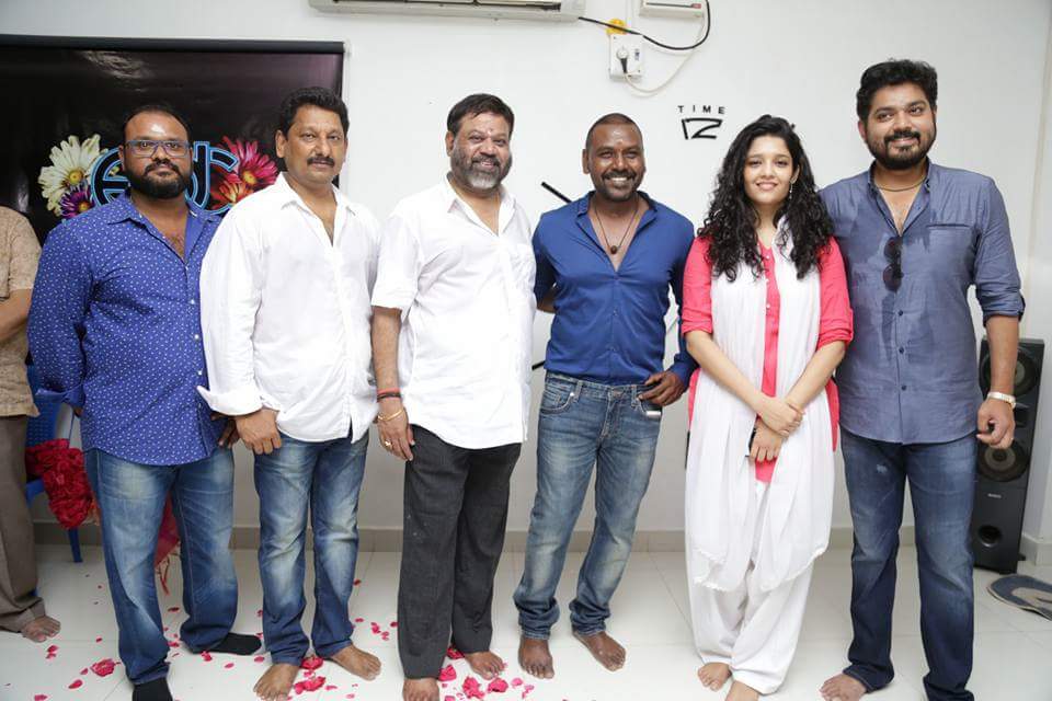 Director P Vasu is all set to remake his Kannada horror Shivalinga,Shivalinga remake,Raghavendhra Lawrence,Rithika Singh,Vadivelu,Shivalinga movie launch,Shivalinga movie launch pics,Shivalinga movie launch images,Shivalinga movie launchphotos,Shivalinga movie launch stills,Shivalinga movie launch pictures