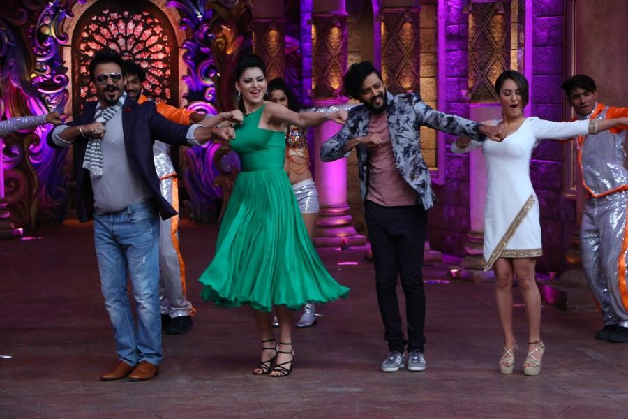 Vivek Oberoi, Urvashi Rautela, Indra Kumar, Riteish Deshmukh, Aftab Shivdasani promotes Great Grand Masti movie on The Kapil Sharma Show. Great Grand Masti,Vivek Oberoi,Urvashi Rautela,Indra Kumar,Riteish Deshmukh,Aftab Shivdasani,The Kapil Sharma Show,Great Grand Masti promotions,Great Grand Masti movie promotions