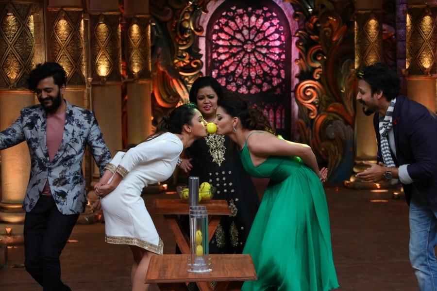 Vivek Oberoi, Urvashi Rautela, Indra Kumar, Riteish Deshmukh, Aftab Shivdasani promotes Great Grand Masti movie on The Kapil Sharma Show. Great Grand Masti,Vivek Oberoi,Urvashi Rautela,Indra Kumar,Riteish Deshmukh,Aftab Shivdasani,The Kapil Sharma Show,Great Grand Masti promotions,Great Grand Masti movie promotions