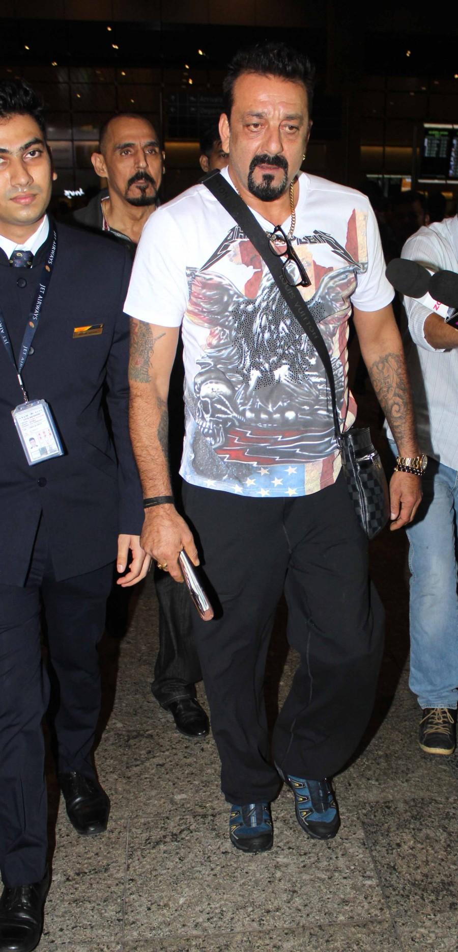 Bollywood celebs Shradha Kapoor, Katrina Kaif and Sanjay Dutt spotted at mumbai airport. Shradha Kapoor,Katrina Kaif,Sanjay Dutt,Shradha Kapoor spotted at mumbai airport,Katrina Kaif spotted at mumbai airport,Sanjay Dutt spotted at mumbai airport,Celebs at airport