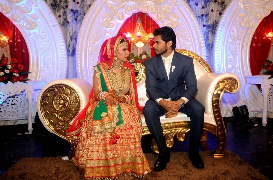 Photos of Bollywood actress Sambhavna Seth ties the knot with longtime boyfriend Avinash Dwivedi. Sambhavna Seth,Sambhavna Seth wedding pictures,Sambhavna Seth wedding pics,Sambhavna Seth wedding images,Sambhavna Seth wedding stills,Sambhavna Seth weds Avinash Dwivedi,Avinash Dwivedi