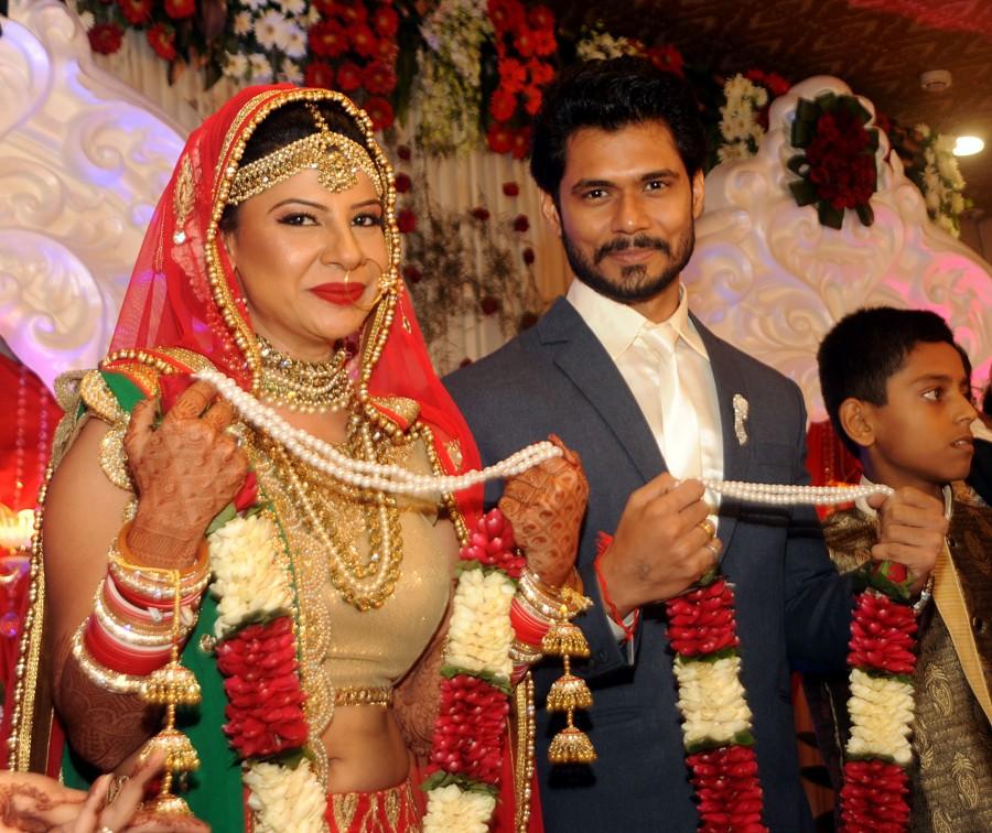 Photos of Bollywood actress Sambhavna Seth ties the knot with longtime boyfriend Avinash Dwivedi. Sambhavna Seth,Sambhavna Seth wedding pictures,Sambhavna Seth wedding pics,Sambhavna Seth wedding images,Sambhavna Seth wedding stills,Sambhavna Seth weds Avinash Dwivedi,Avinash Dwivedi