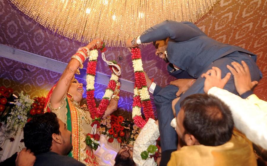Photos of Bollywood actress Sambhavna Seth ties the knot with longtime boyfriend Avinash Dwivedi. Sambhavna Seth,Sambhavna Seth wedding pictures,Sambhavna Seth wedding pics,Sambhavna Seth wedding images,Sambhavna Seth wedding stills,Sambhavna Seth weds Avinash Dwivedi,Avinash Dwivedi