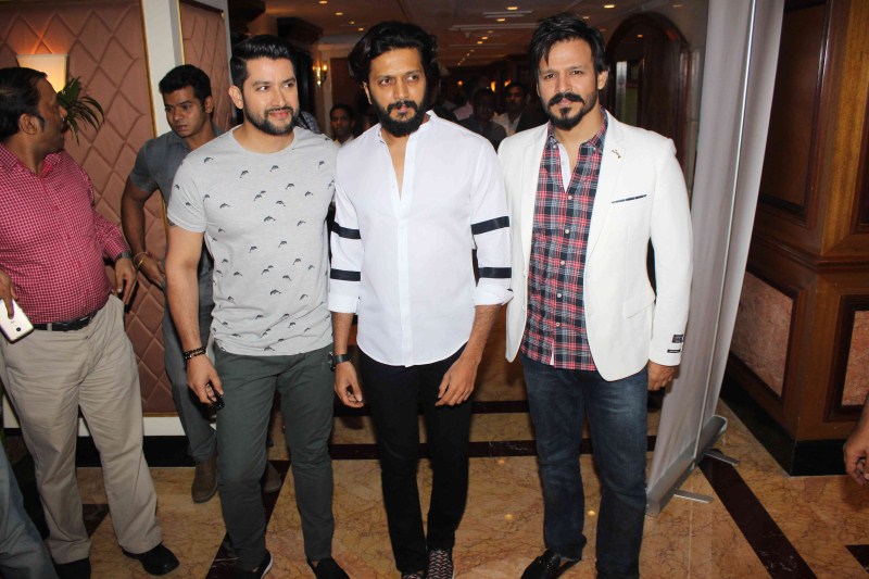 Cast of Great Grand Masti- Riteish Deshmukh; Vivek Oberoi, Aftab Shivdasani, Urvashi Rautela, Director Indra Kumar & Producer Ekta Kapoor address the media on the issue of piracy and online leak of the film in Mumbai. Great Grand Masti,Vivek Oberoi,Aftab Shivdasani,Urvashi Rautela,Director Indra Kumar,Ekta Kapoor,Great Grand Masti online leak,great grand masti leaked online,great grand masti full movie leaked online