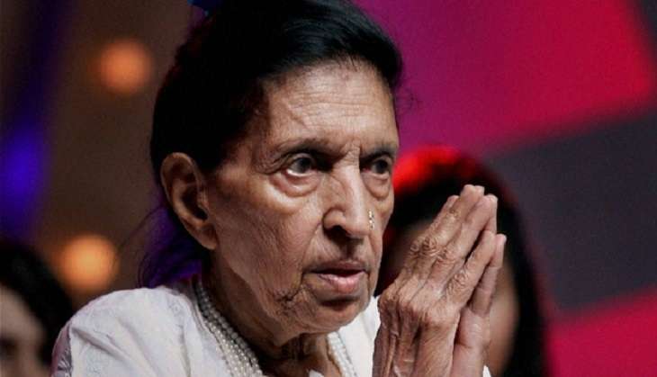 Legendary Bollywood playgback singer and ghazal maestro Mubarak Begum Shaikh passed away after prolonged illness at her residence late Monday night. Mubarak Begum Shaikh,Mubarak Begum,Singer Mubarak Begum,Mubarak Begum dead,Mubarak Begum passed away,Mubarak Begum dies,Legendary singer Mubarak Begum Shaikh
