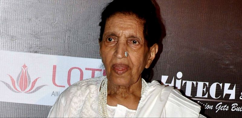 Legendary Bollywood playgback singer and ghazal maestro Mubarak Begum Shaikh passed away after prolonged illness at her residence late Monday night. Mubarak Begum Shaikh,Mubarak Begum,Singer Mubarak Begum,Mubarak Begum dead,Mubarak Begum passed away,Mubarak Begum dies,Legendary singer Mubarak Begum Shaikh