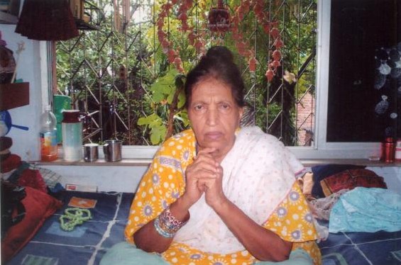 Legendary Bollywood playgback singer and ghazal maestro Mubarak Begum Shaikh passed away after prolonged illness at her residence late Monday night. Mubarak Begum Shaikh,Mubarak Begum,Singer Mubarak Begum,Mubarak Begum dead,Mubarak Begum passed away,Mubarak Begum dies,Legendary singer Mubarak Begum Shaikh