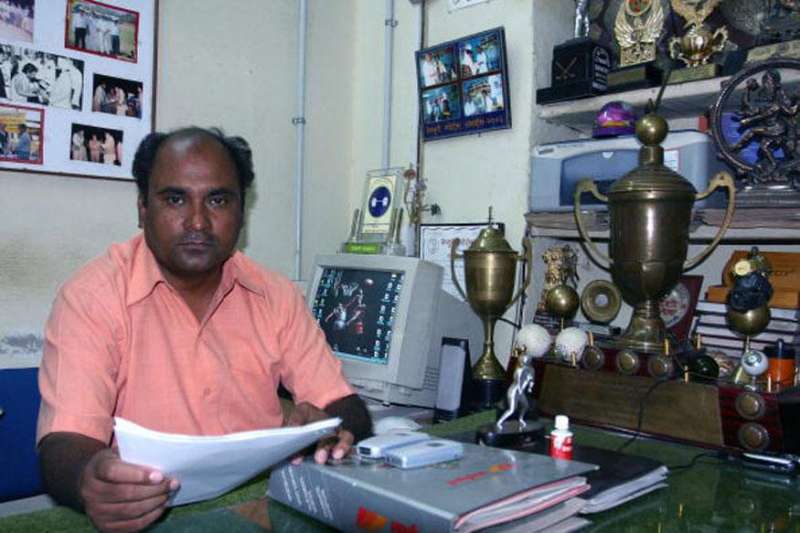 Hockey legend Mohammed Shahid passes away in a Gurgaon hospital after slipping into coma on Tuesday. Mohammed Shahid,Mohammed Shahid rare pics,Mohammed Shahid passes away,Mohammed Shahid rare stills,Mohammed Shahid rare images,Mohammed Shahid rare pictures,Mohammed Shahid rare photos
