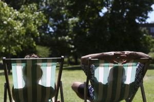 Britain heats up,Britain heats,Britain heat wave,Britons outdoors,Heat wave,heat wave in Britain,Heat Wave across Britain,Heat Wave in Britain