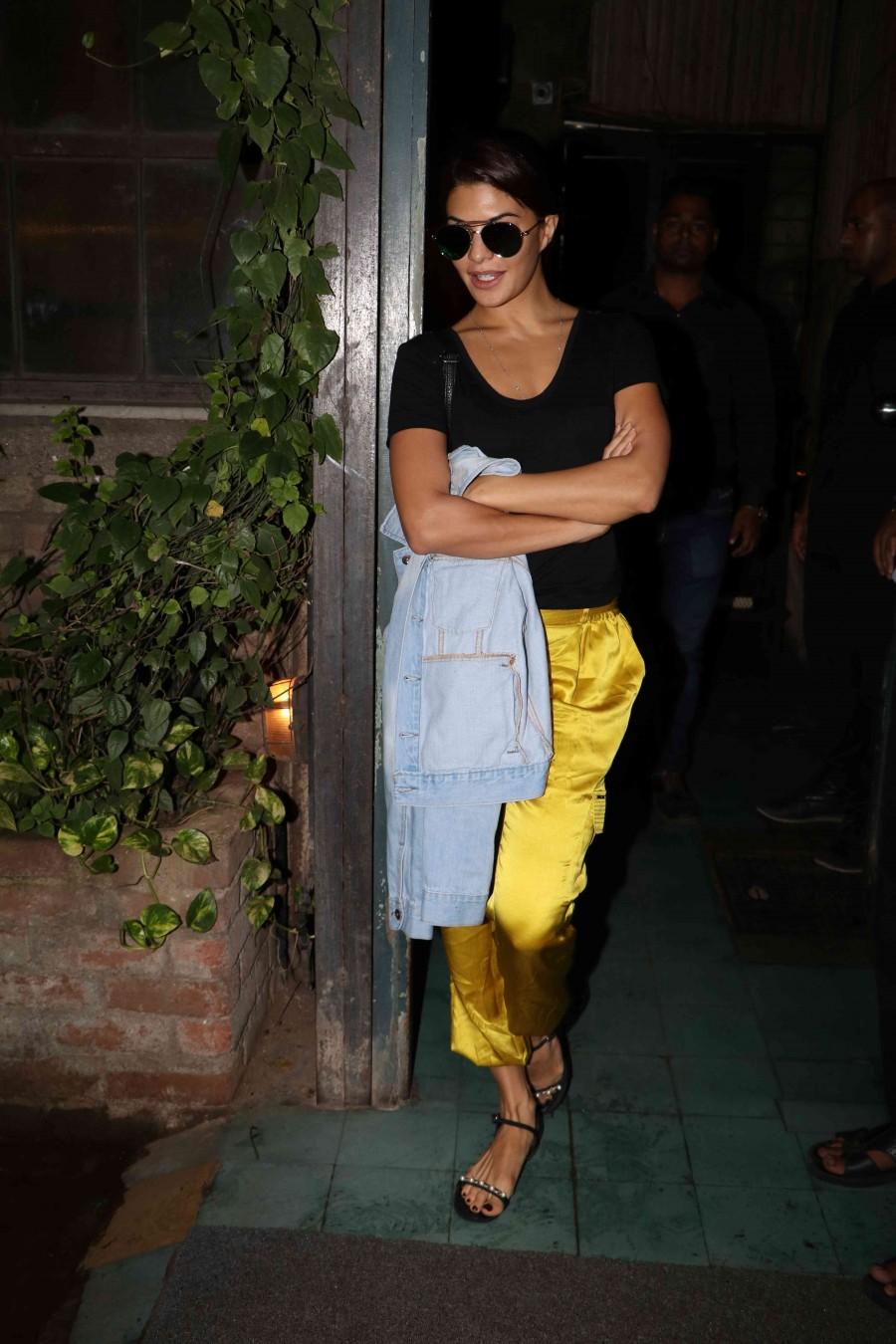 Celebs like Tiger Shroff, John Abraham, Jacqueline spotted at Bandra. Tiger Shroff,John Abraham,Jacqueline,Jacqueline Fernandez,Tiger Shroff spotted at Bandra,John Abraham spotted at Bandra,Jacqueline spotted at Bandra