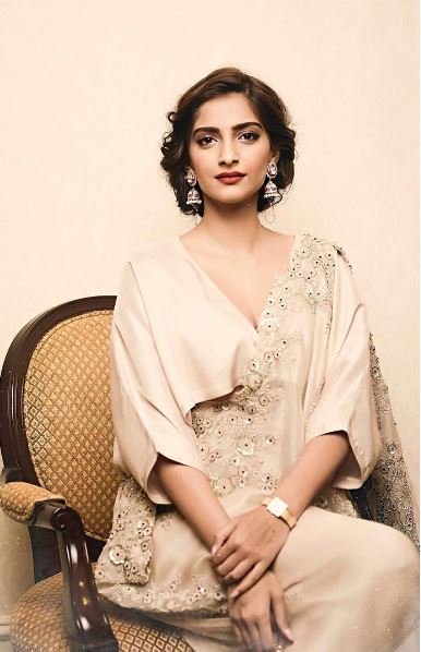 Bollywood actress Sonam Kapoor at ICW 2016. Sonam Kapoor at ICW 2016,Sonam Kapoor,actress Sonam Kapoor,Sonam Kapoor latest pics,Sonam Kapoor latest images,Sonam Kapoor latest photos,Sonam Kapoor latest pictures