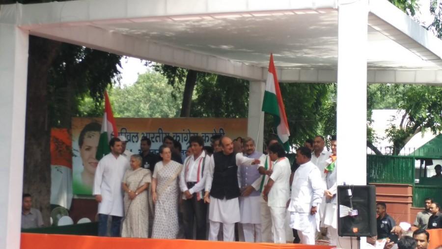 Congress President Sonia Gandhi on Saturday flagged off here a three-day bus yatra to Uttar Pradesh which is intended to inform the people about the failures of successive non-Congress governments in the state. Congress UP poll campaign,UP poll campaign,Congress poll campaign,Sonia Gandhi,Rahul Gandhi,3-day bus yatra,Congress Vice President Rahul Gandhi,Raj Babbar,Ghulam Nabi Azad,Babbar,Dikshit,bus yatra,cONGRESS bus yatra