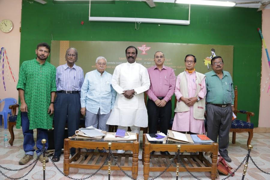 Tamil Lyricist Vairamuthu at Art and Literature Festival. Lyricist Vairamuthu,Vairamuthu,Lyricist Vairamuthu at Art and Literature Festival,Vairamuthu at Art and Literature Festival,Art and Literature Festival,Vairamuthu speech,Vairamuthu latest pics,Vairamuthu latest images,Vairamuthu latest stills,Vairamuthu l