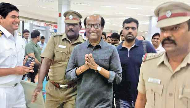 Kabali star Rajinikanth returns to India after month-long US vacation. Rajinikanth,Kabali,Rajinikanth returns to India,superstar rajinikanth,Kabali star Rajinikanth,Rajinikanth US vacation,Rajinikanth latest pics,Rajinikanth latest images,Rajinikanth latest photos,Rajinikanth latest stills,Rajinikanth latest pictures