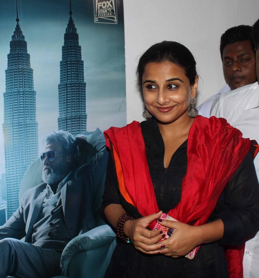 Actress Vidya Balan and her husband Siddharth Roy Kapur watch Rajinikanth's Kabali movie. Vidya Balan,Siddharth Roy Kapur,Rajinikanth,Kabali,rajinikanth kabali,Vidya Balan watching Kabali movie,Vidya Balan watching Rajinikanth movie,Rajinikanth movie,Celebs watching Kabali,kabali box office collection
