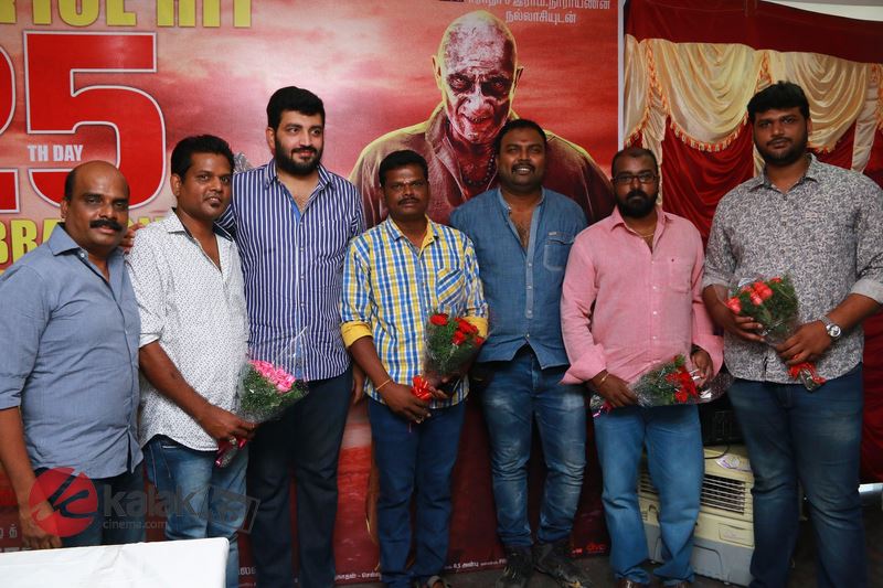 Sri Green Productions felicitated Jackson Durai team on it's successful 25th day celebration, which held in Chennai. Celebs like Sibiraj, Music Director Siddharth Vipin, Dhananjayan, Dharanidharan, Siddharth Vipin and others graced the event. Jackson Durai,Jackson Durai 25th Day Celebration,Jackson Durai 25th Day,Sibiraj,Music Director Siddharth Vipin,Dhananjayan,Dharanidharan,Siddharth Vipin,Jackson Durai sucess meet,Jackson Durai sucess meet pics,Jackson Durai sucess meet images,Jackson Dura