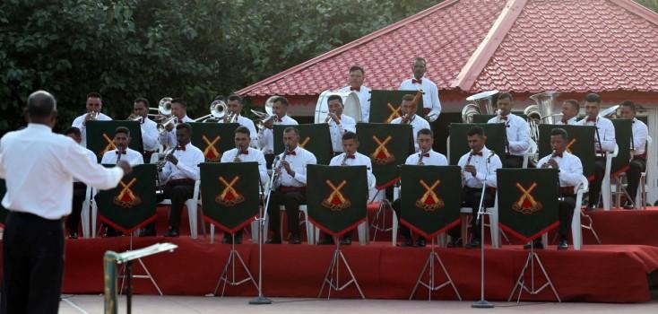 On 17th 'Kargil Vijay Diwas', nation pays tribute to brave Indian soldiers.