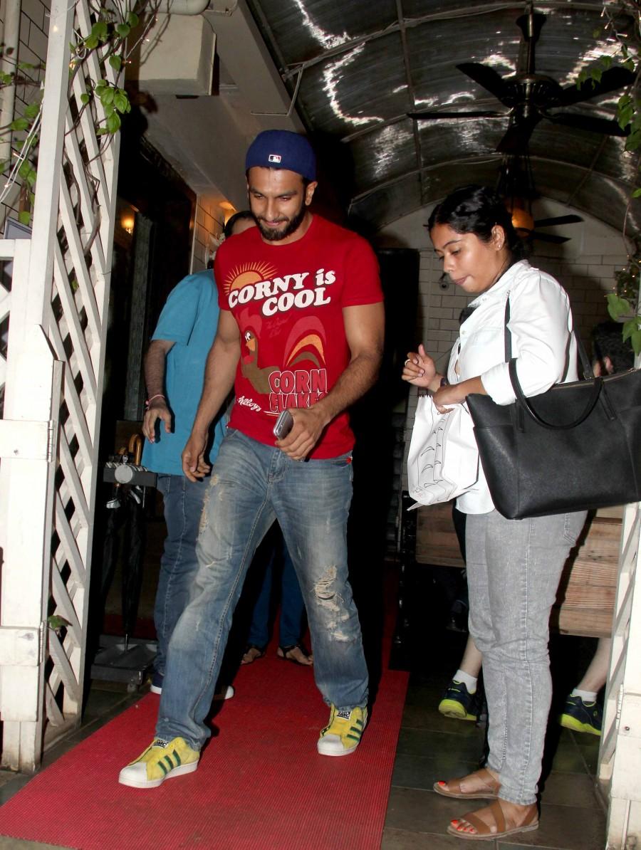 Bollywood actor Ranveer Singh, Preity Zinta snapped at Bandra. Ranveer Singh,Ranveer Singh snapped at Bandra,Preity Zinta snapped at Bandra,Ranveer Singh at Bandra,Preity Zinta at Bandra,Ranveer Singh pics,Ranveer Singh images,Ranveer Singh photos,Ranveer Singh stills,Ranveer Singh pictures