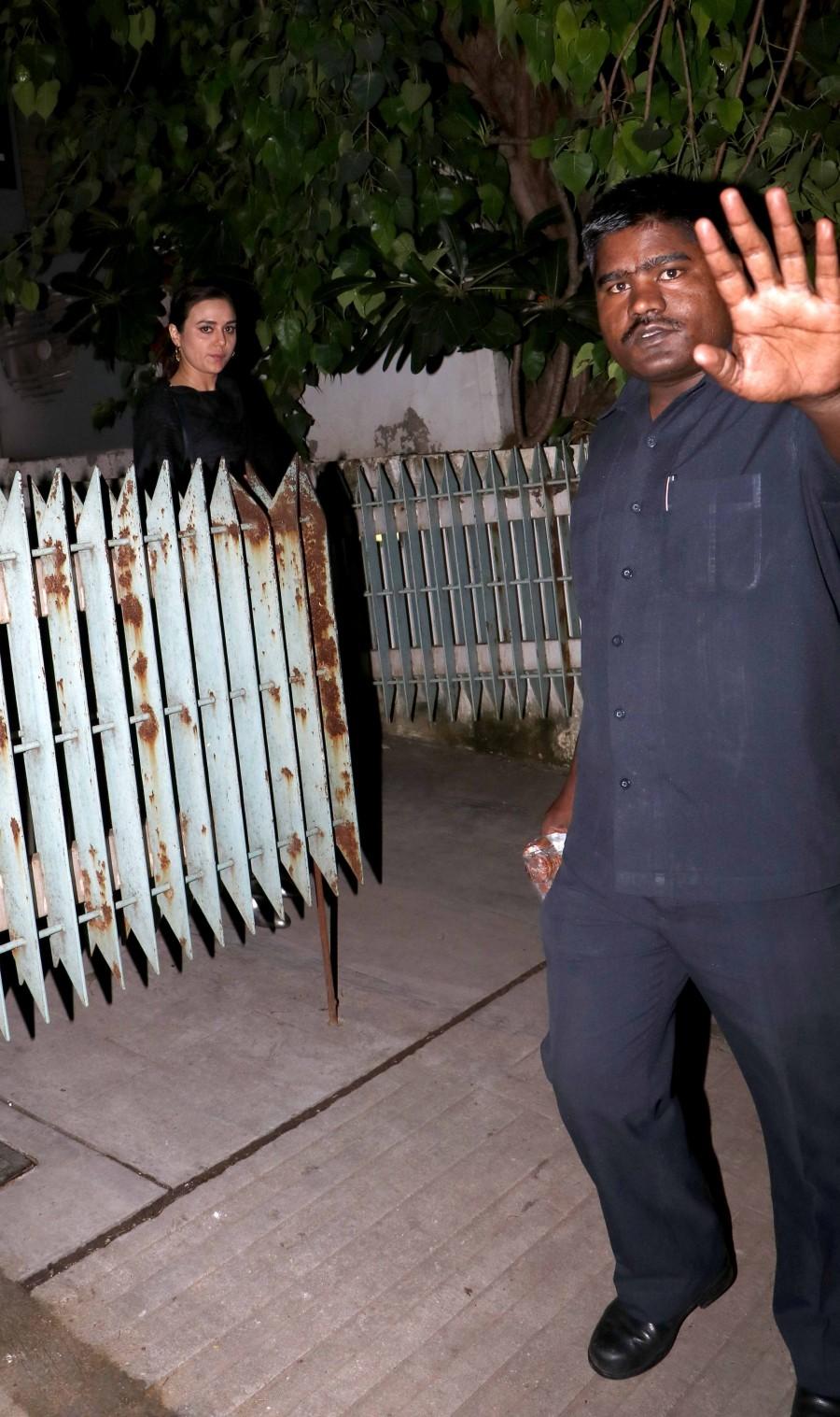 Bollywood actor Ranveer Singh, Preity Zinta snapped at Bandra. Ranveer Singh,Ranveer Singh snapped at Bandra,Preity Zinta snapped at Bandra,Ranveer Singh at Bandra,Preity Zinta at Bandra,Ranveer Singh pics,Ranveer Singh images,Ranveer Singh photos,Ranveer Singh stills,Ranveer Singh pictures