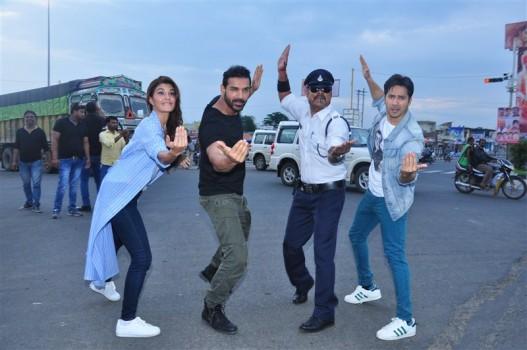 John Abraham, Varun Dhawan and Jacqueline Fernandez, who were in Indore to promote their film Dishoom, took on a new role in the city-that of traffic cops.