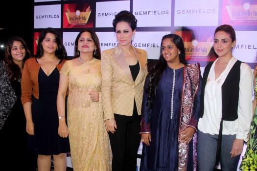 Celebs like Rouble Nagi, Arpita Khan Sharma, Esha Deol, Soma Bhatta, Nawaz Gautam Singhania, Pearl Contractor, and many others at the Retail Jeweller India Awards 2016.