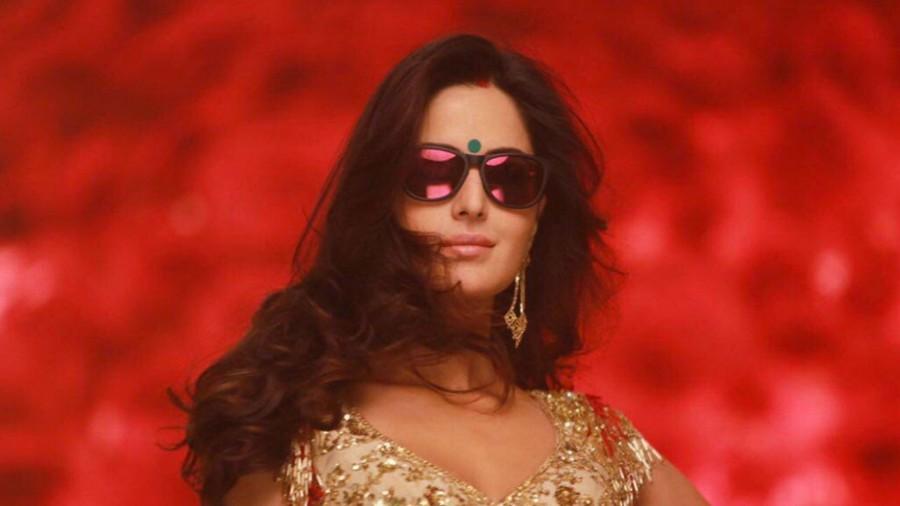 Here is the top 5 reason to watch Katrina Kaif and Sidharth Malhotra's movie Kala Chashma. Kala Chashma,Kala Chashma 5 reason,Katrina Kaif,Sidharth Malhotra,Katrina Kaif and Sidharth Malhotra,Kala Chashma review,Kala Chashma movie review