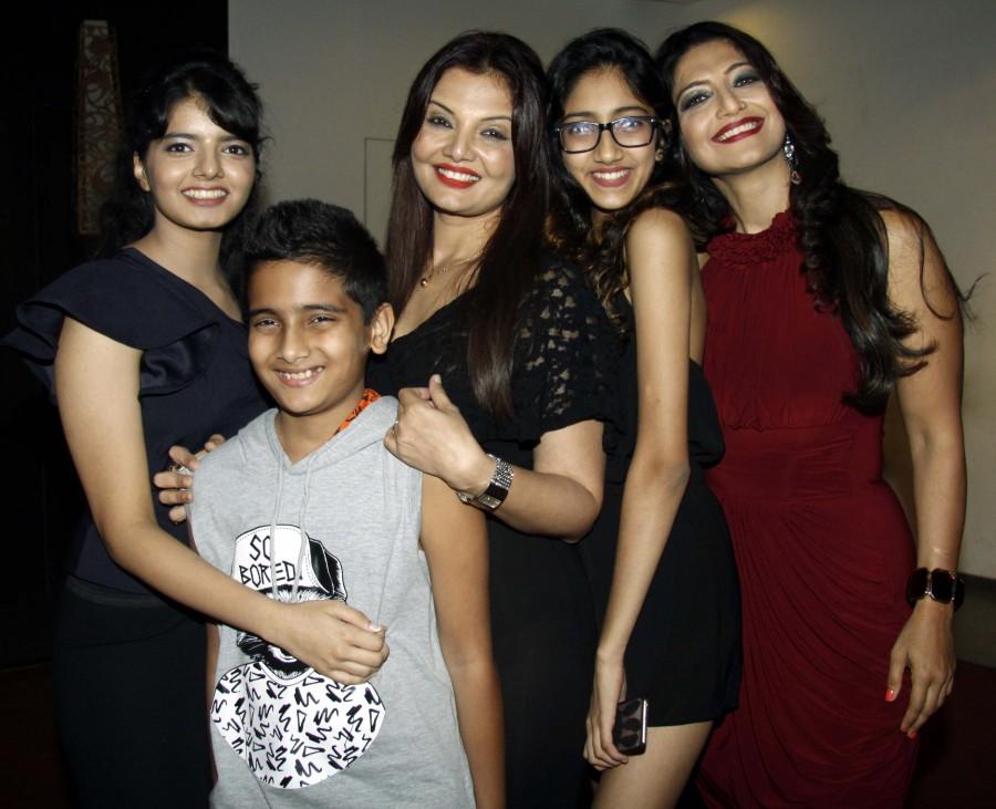 Actress Deepshikha kept a surprise party for her sister Aartii Naagpal who got Dadasaheb Phalke Golden Camera Award recently in Mumbai. Deepshikha,Dadasaheb Phalke Golden Camera Award,Dadasaheb Phalke Golden Camera Award 2016,Aartii Naagpal,Deepshikha surprise party