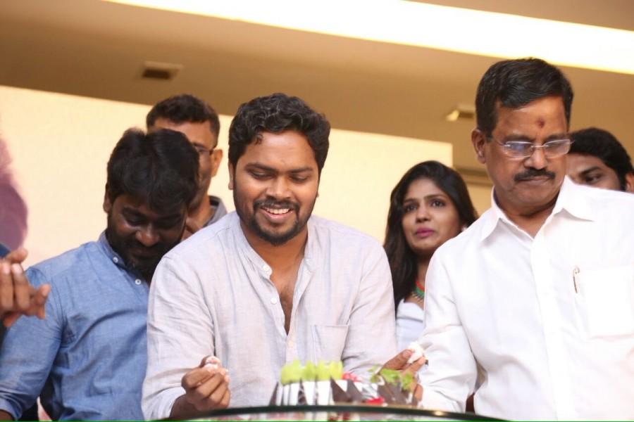 Tamil movie Kabali Success Meet event held in Chennai. Director Pa Ranjith, Producer Kalaipuli S. Thanu, Music Director Santhosh Narayanan, Actress Riythvika, John Vijay, Dinesh Ravi, Mime Gopi, Kalaiyarasan, G. Murali, Murugan Manthiram, Editor Praveen KL, Arunraja Kamaraj, Shweta Mohan, Nandakumar and others graced the event. Kabali success meet,Kabali,Kabali success party,rajinikanth,Rajinikanth's Kabali,Kabali success meet pictures,Kabali success meet pics,Kabali success meet images,Kabali success meet photos,Kabali success meet stills