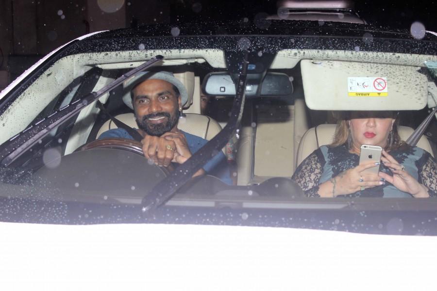 The special screening of the Bollywood movie Dishoom was held today. Celebs like Abhishek Bachchan, Akshay Kumar, Ranveer Singh, John Abraham, Sooraj Pancholi, Anil Kapoor, Aarav Kumar, Sophie Choudry, Remo D'souza, Parineeti Chopra and many others graced the show. Dishoom movie special screening,Dishoom special screening,Abhishek Bachchan,Akshay Kumar,Ranveer Singh,John Abraham,Sooraj Pancholi,Anil Kapoor,Aarav Kumar,Sophie Choudry,Remo D'souza,Parineeti Chopra