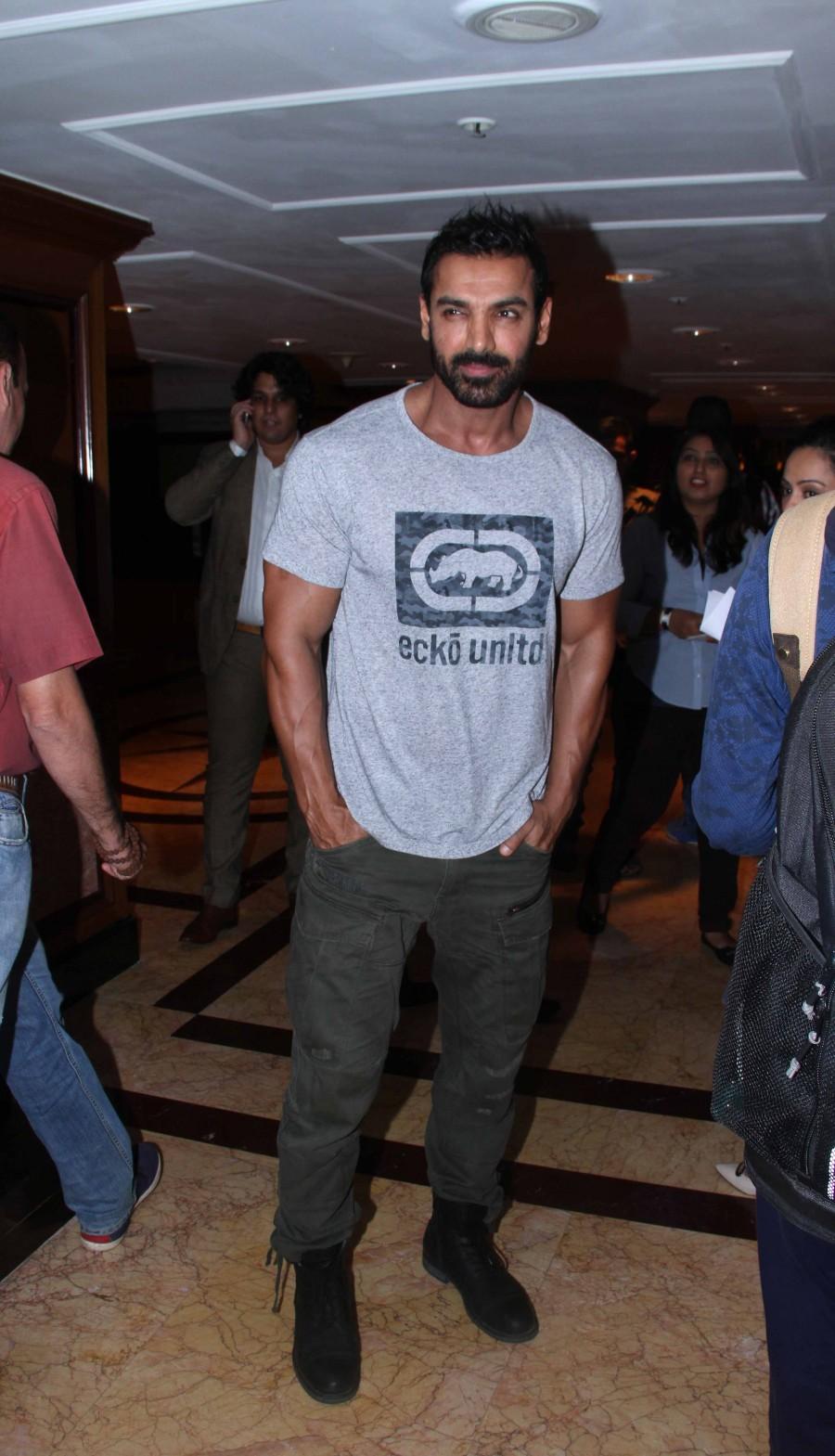 Bollywood actor John Abraham poses during the Meet & Greet session of the finale of Dumdaar Dishoom Challenge contest Dishoom with Sofit in Mumbai. John Abraham,Dumdaar Dishoom Challenge,Dishoom Challenge,Dishoom Challenge with John Abraham,Dishoom promotion,John Abraham latest pics,John Abraham images,John Abraham latest photos,John Abraham latest stills,John Abraham latest pictures