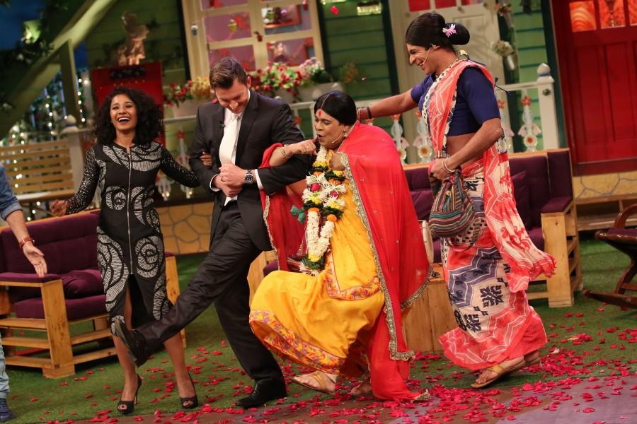 On Wednesday evening, the starcast of UnIndian- Brett Lee and Tannishtha Chatterjee were present on the set of Sony Entertainment Television's The Kapil Sharma Show in Mumbai. Brett Lee,The Kapil Sharma Show,Kapil Sharma Show,Brett Lee on the sets of The Kapil Sharma Show,Brett Lee on The Kapil Sharma Show,Tannishtha Chatterjee,Sony Entertainment Television