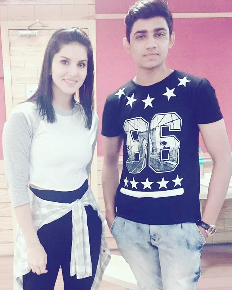 Actors Sunny Leone and Arbaaz Khan, who will be seen sharing screen space for the first time in Tera Intezaar,Tera Intezaar on the sets,Bollywood movie Tera Intezaar,sunny leone arbaaz khan tera intezaar,Sunny Leone,Arbaaz Khan,Tera Intezaar shotting,Tera Intezaar movie pics,Tera Intezaar movie images,Tera Intezaar movie stills,Tera Intezaar movie p