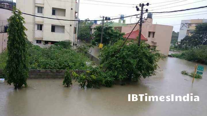 Heavy Monsoon rains lash Bangalore for fourth consecutive day. Heavy Monsoon rains,Monsoon rains,Monsoon rains in Bangalore,Bangalore rain,heavy rain in Bangalore,Flood in Bangalore,Rain In Bangalore,bangalore floods,Heavy rain pounds Bengaluru
